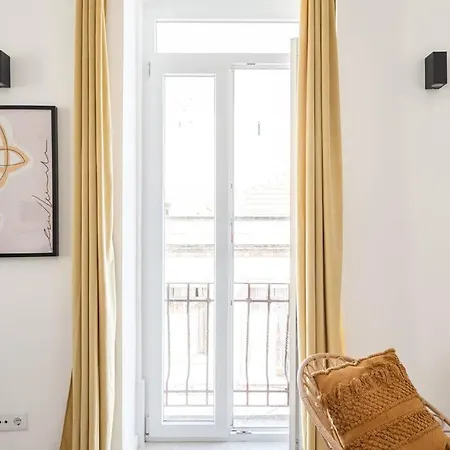 Apartment Astrantia Yellow *